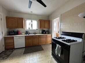 19 Stanley Ave in Medford, MA - Building Photo - Building Photo