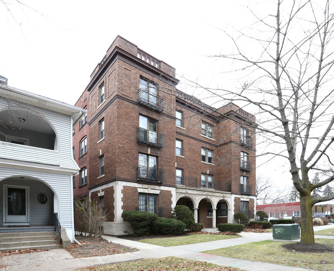 Parkview Apartments in Springfield, MA - Building Photo - Building Photo