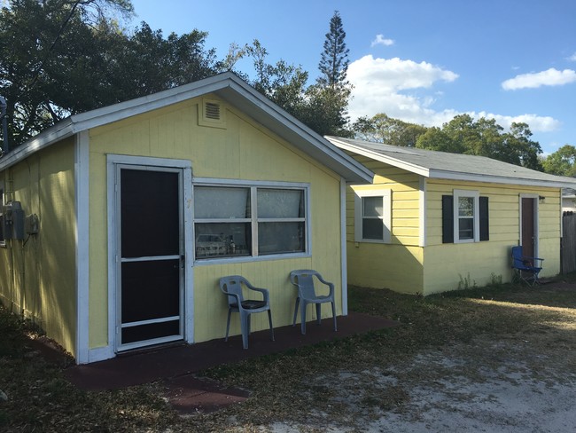 5450 33rd St N in St. Petersburg, FL - Foto de edificio - Building Photo