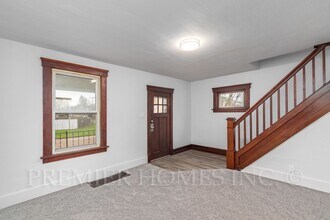 2103 17th St NE in Canton, OH - Building Photo - Building Photo