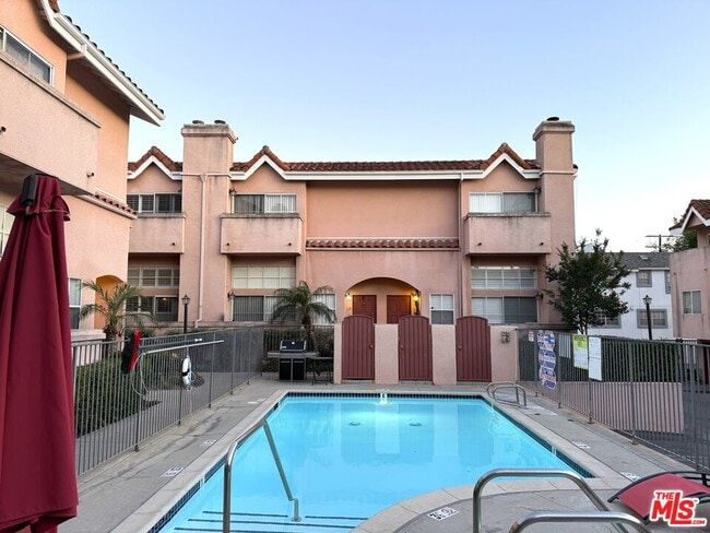 property at 7320 Balboa Blvd