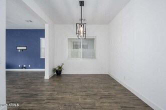 1221 E Paseo Way in Phoenix, AZ - Building Photo - Building Photo