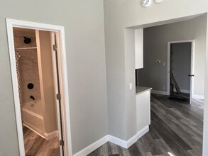 3400 E 14th St, Unit 2 in Kansas City, MO - Building Photo - Building Photo