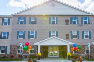 Huntington Square Senior Apartments in Medina, OH - Building Photo - Building Photo