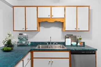 Lakeview Garden Apartments in Shepherdsville, KY - Building Photo - Building Photo