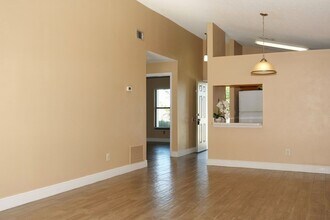 125 Grand Jct Blvd in Orlando, FL - Building Photo - Building Photo