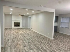 8423 Capriola Ln in Dallas, TX - Building Photo - Building Photo