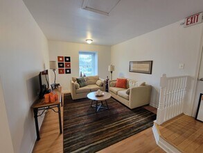 445 S Harvey St, Unit 20B in Plymouth, MI - Building Photo - Building Photo