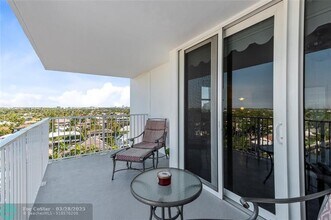 2881 NE 33rd Ct in Fort Lauderdale, FL - Foto de edificio - Building Photo