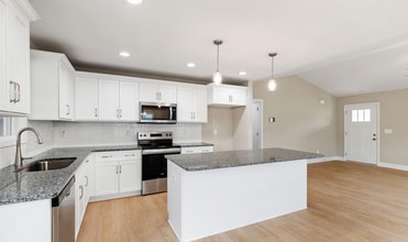 77 Falls Riv ct in Broadway, NC - Building Photo - Building Photo