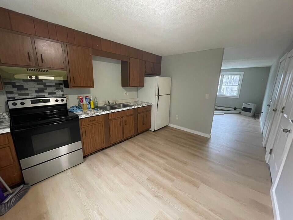 17 Kingsley Ct in Rutland, VT - Foto de edificio