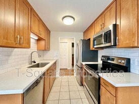 325 5th Ave S in Kirkland, WA - Building Photo