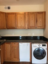 427 7th St SE, Unit 2 in Washington, DC - Building Photo - Building Photo