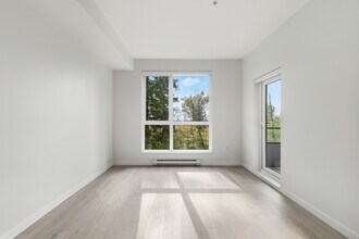 6585-195A 195A St in Surrey, BC - Building Photo - Building Photo