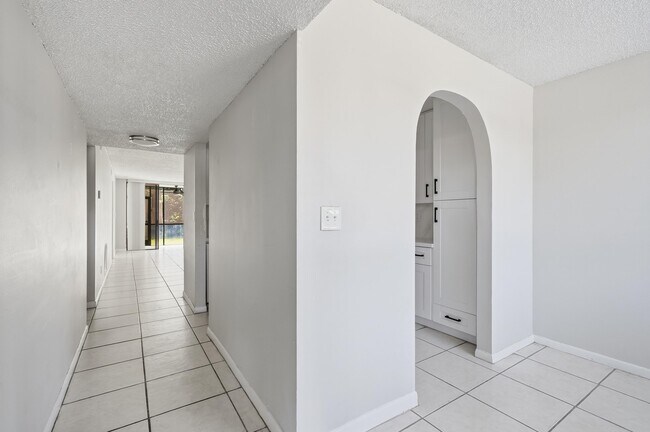 3300 NW 46th St in Fort Lauderdale, FL - Building Photo - Building Photo