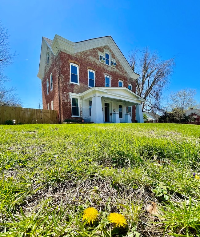2630 W Burnett Ave in Louisville, KY - Building Photo - Building Photo