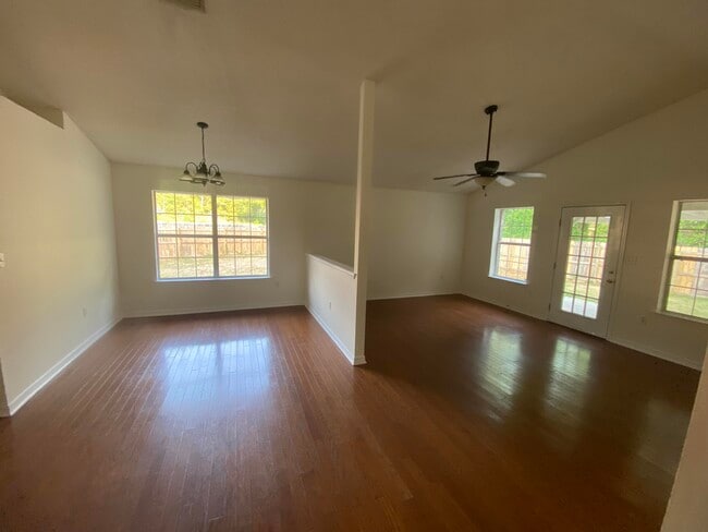 8617 Wilburn Cove in Navarre, FL - Building Photo - Building Photo