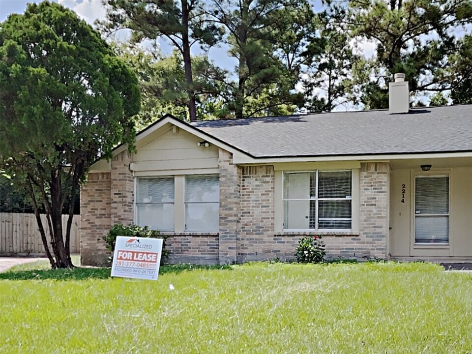 2214 Spring Dusk Dr in Spring, TX - Building Photo