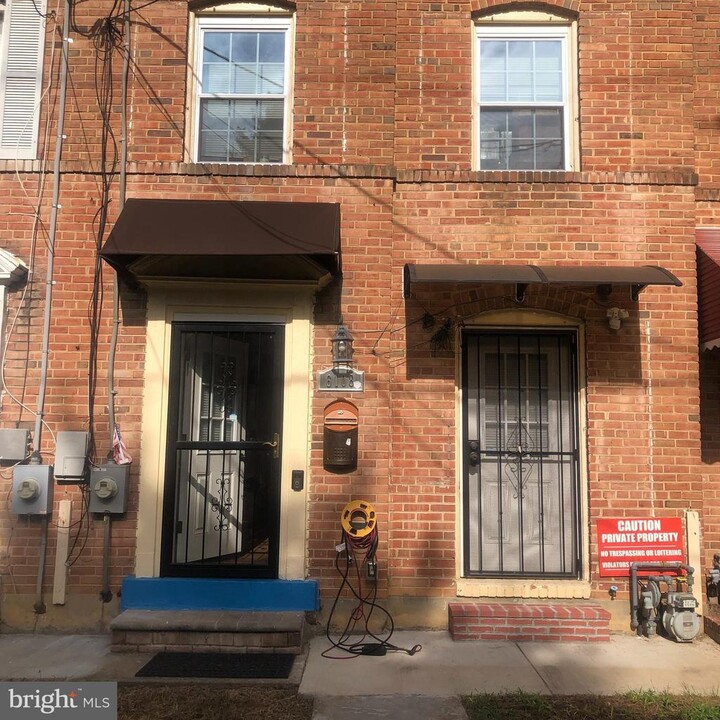 6108 1st Pl NE in Washington, DC - Building Photo