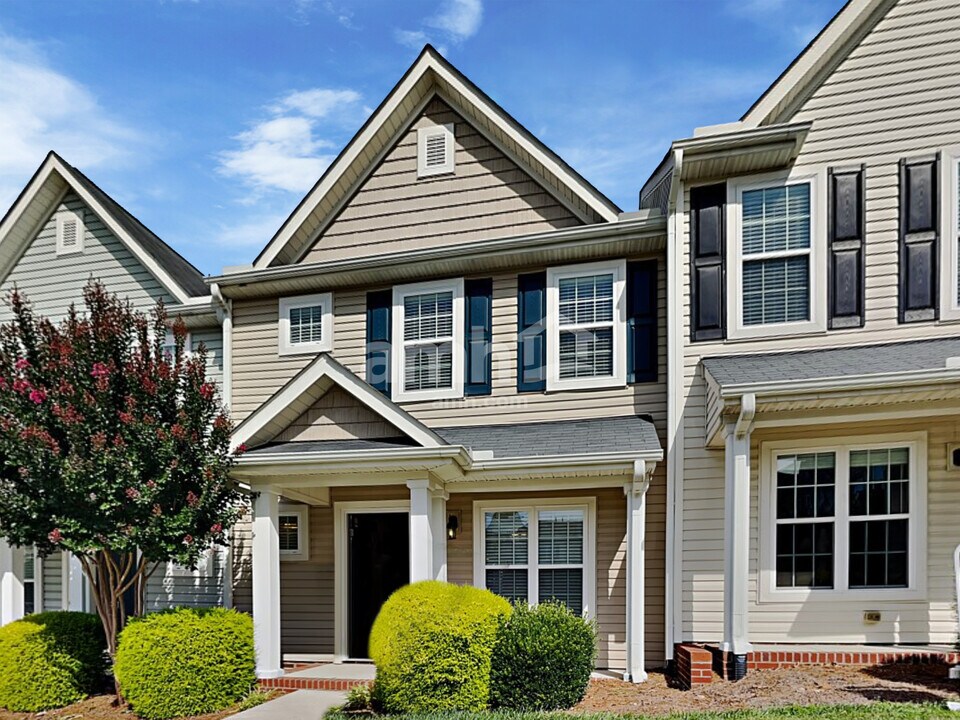 4019 Tarrant Trace Cir in High Point, NC - Building Photo