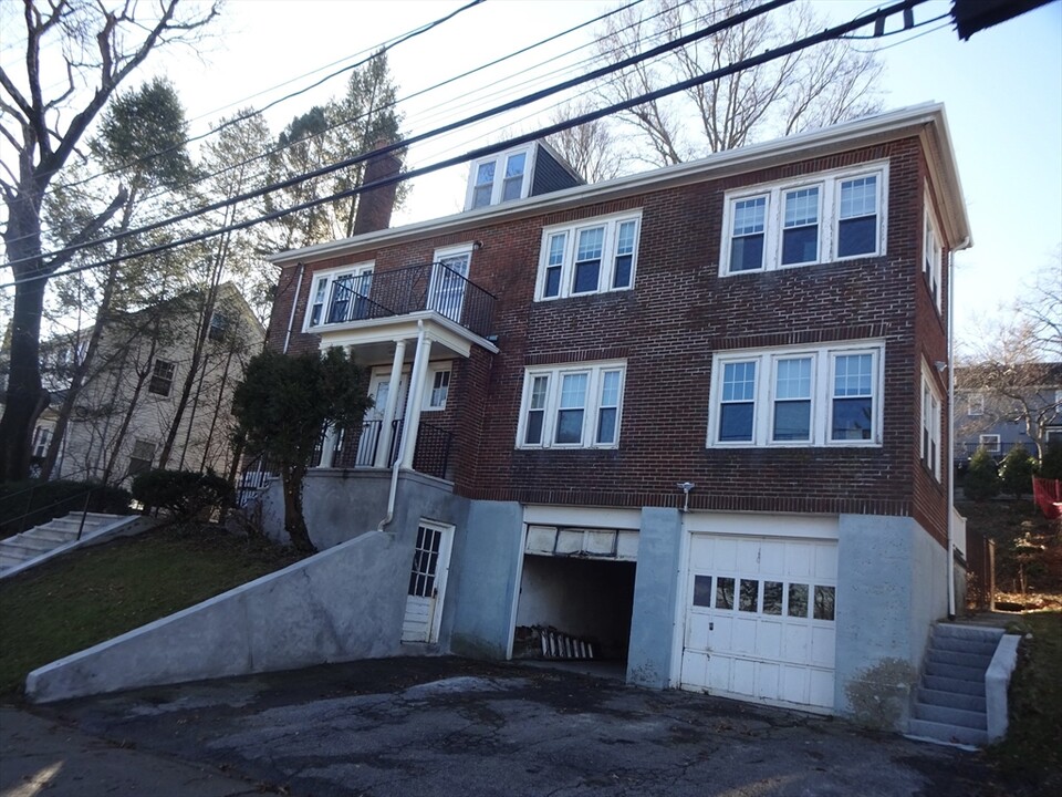 80 Algonquin Rd in Newton, MA - Building Photo