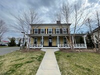 Barton Commons in New Milford, CT - Foto de edificio - Building Photo