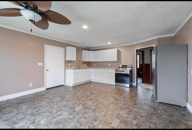 2934 Avenue B in Council Bluffs, IA - Building Photo - Building Photo