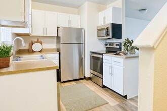 Highbrook Townhomes in Hudsonville, MI - Building Photo - Building Photo