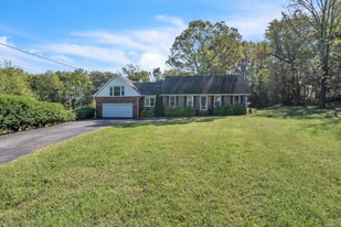 425 Centennial Ave in Lewisburg, TN - Building Photo