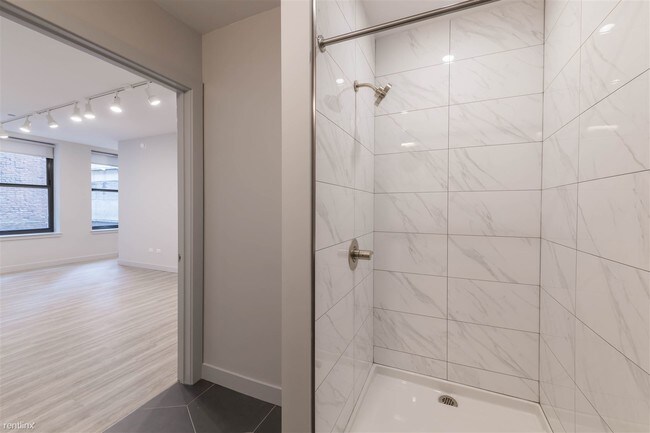 330 S Wells St in Chicago, IL - Building Photo - Building Photo