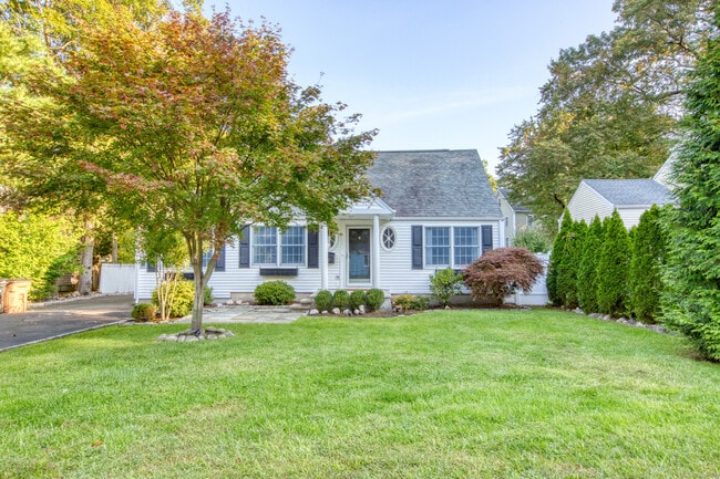 47 Sleepy Hollow Ln