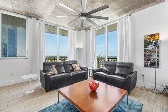300 S Australian Ave in West Palm Beach, FL - Building Photo - Building Photo