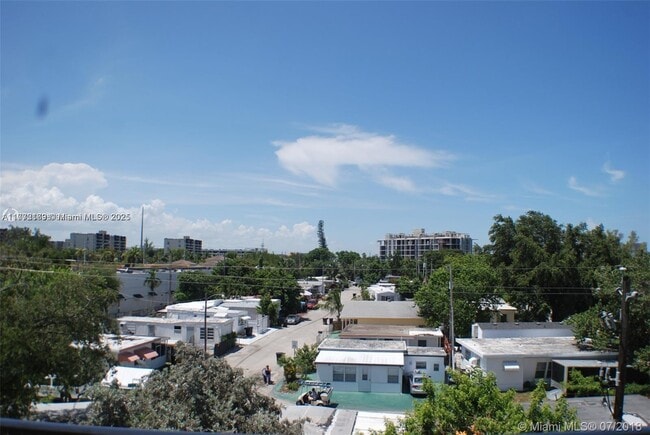 1955 NE 135th St in North Miami, FL - Building Photo - Building Photo