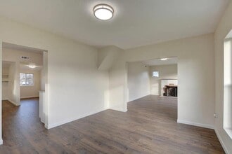 830 W 12th St in Medford, OR - Building Photo - Building Photo