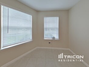 805 Painted Bison Dr in La Marque, TX - Building Photo - Building Photo