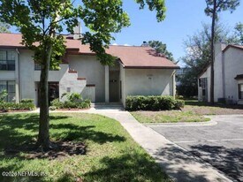 2706 Wood Hill Dr in Jacksonville, FL - Building Photo