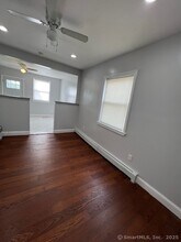 982 Dixwell Ave in Hamden, CT - Building Photo - Building Photo