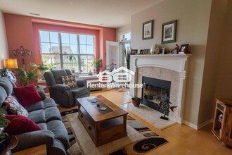 3872 S Lake Dr in St. Francis, WI - Building Photo - Building Photo