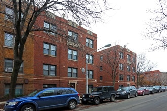 911 W. Oakdale Ave. in Chicago, IL - Foto de edificio - Building Photo