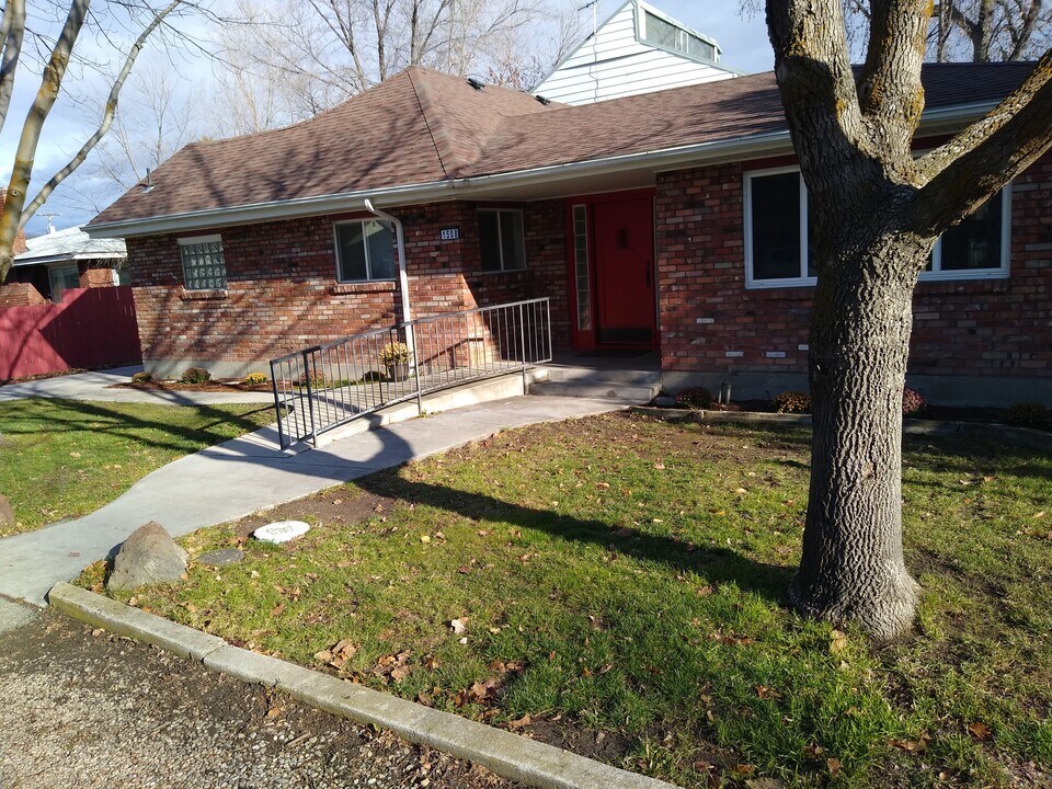 1508 S Denver Ave in Boise, ID - Foto de edificio