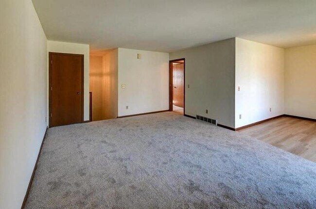 6930 Chester Dr, Unit 6930 Chester in Madison, WI - Building Photo - Building Photo