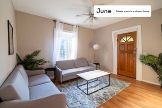 Room in Shared 2 bed/1 bath home, Unit A in Boston, MA - Foto de edificio - Building Photo