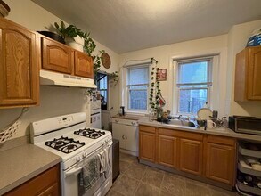 2 Central St, Unit #4 in Somerville, MA - Building Photo - Building Photo