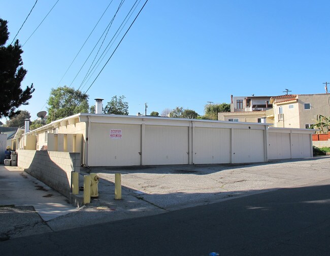 504 25th St in Hermosa Beach, CA - Foto de edificio - Building Photo