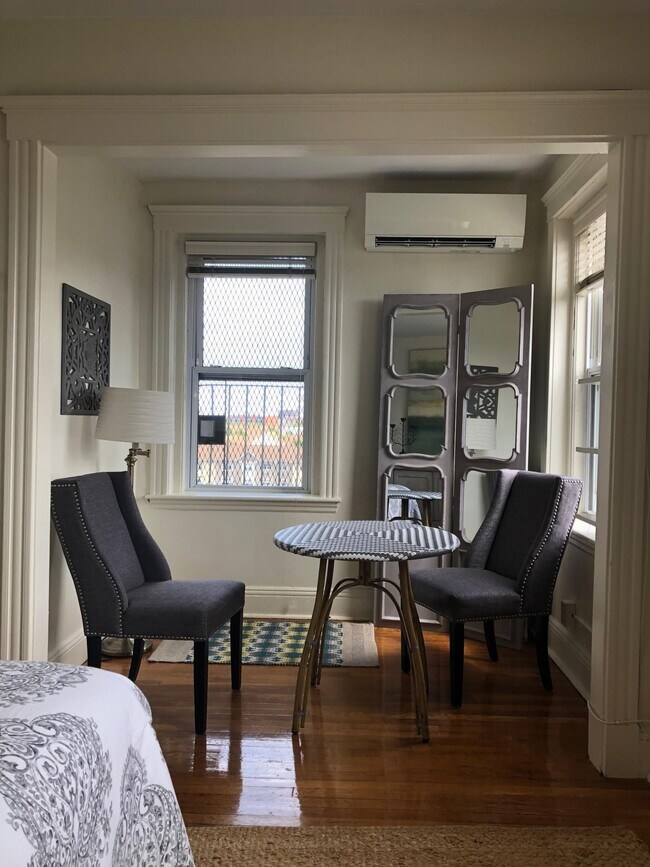 29 Worthington St, Unit 9 in Roxbury Crossing, MA - Foto de edificio - Building Photo