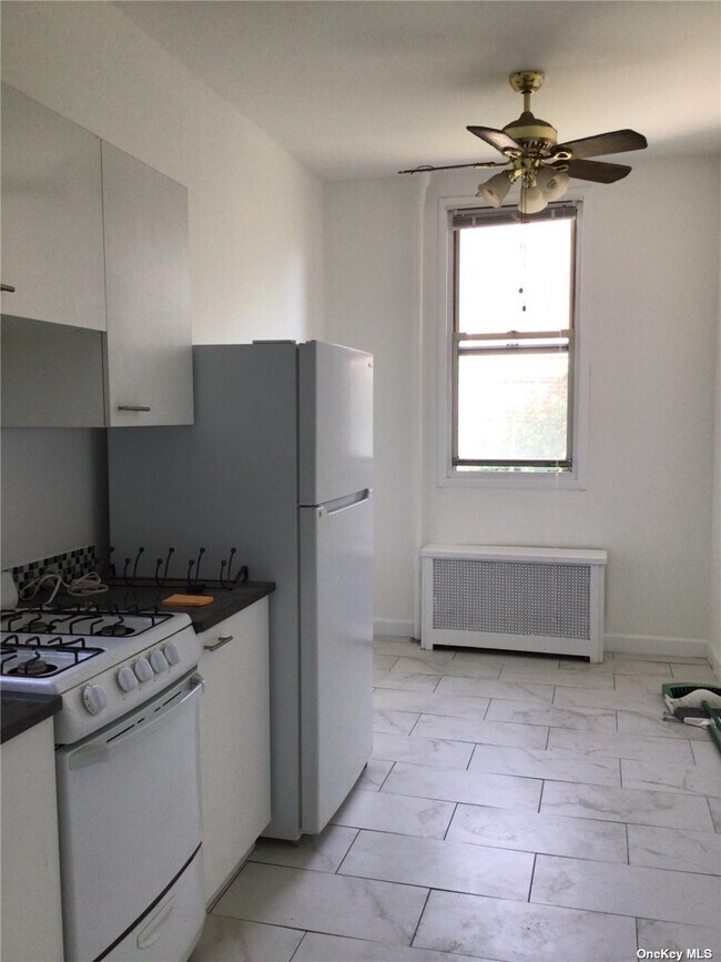 58-67 57th Rd-Unit -1L in Queens, NY - Building Photo - Building Photo