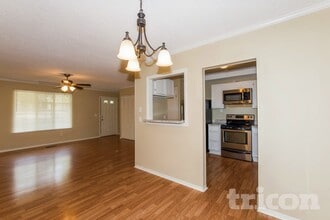 6 Forestgrove Ct in Columbia, SC - Foto de edificio - Building Photo