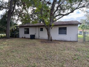 2917 Magnolia Ave in Sanford, FL - Foto de edificio - Building Photo