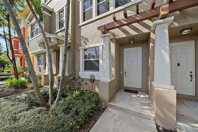 770 Millbrae Ct in West Palm Beach, FL - Building Photo - Building Photo