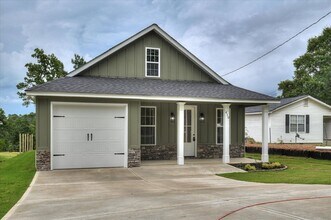 410 Williams St in Grovetown, GA - Building Photo - Building Photo